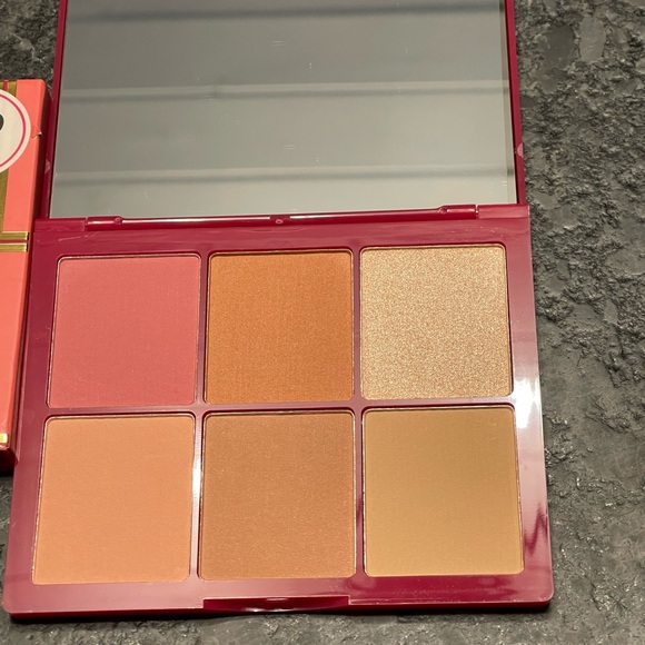 Laura Geller Flawless in a Flash full face palette blush, bronzer & highlighter - Picture 4 of 8